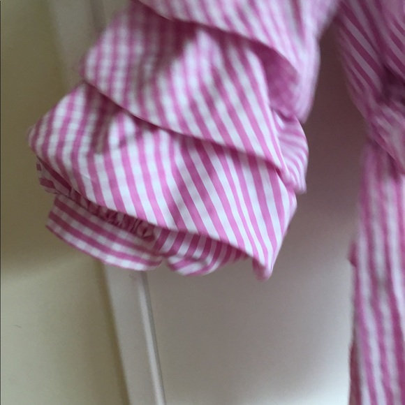 Boho Wrap Top 💕 Pink/White Check Super cute poofy sleeves w/ ruffle design. - Picture 6 of 8